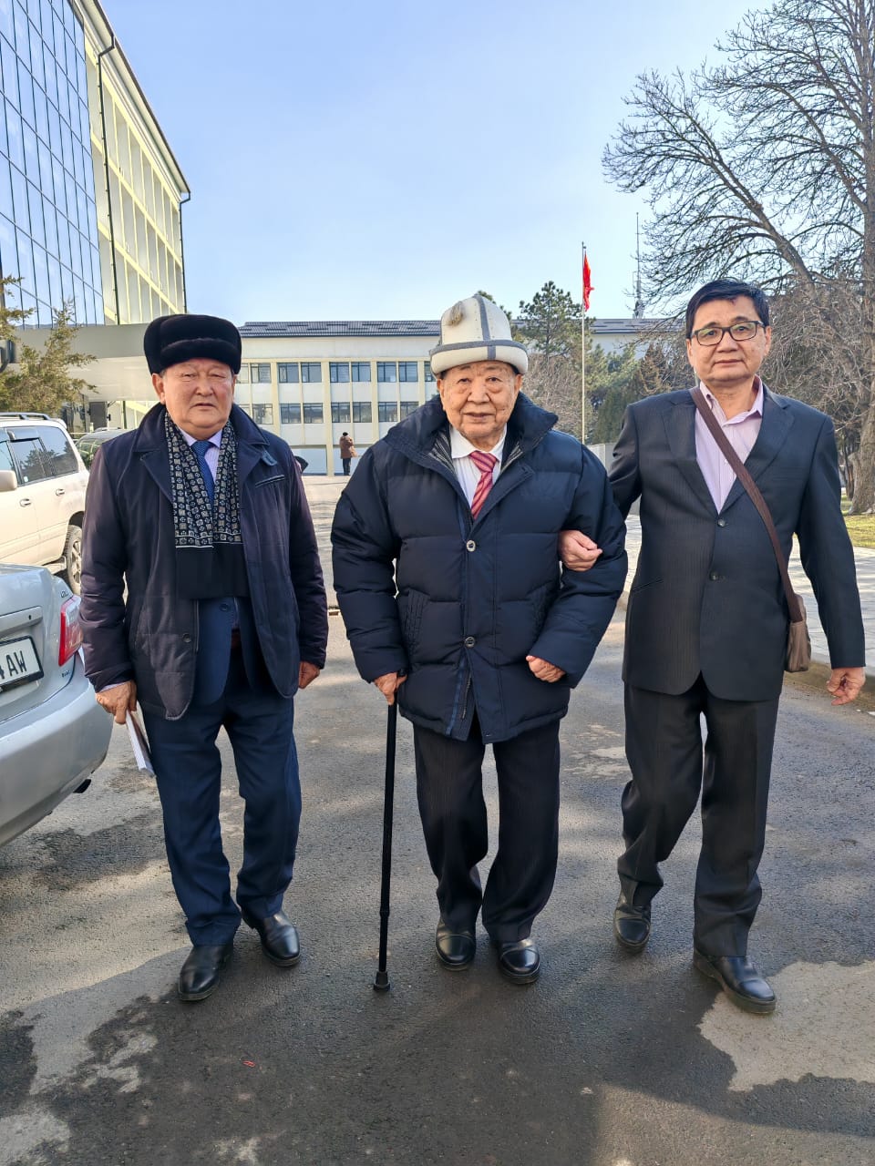 АКАДЕМИК АПАС БАКИРОВ ГЕОЛОГ КАТАРЫ КАНДАЙ АЧЫЛЫШ ЖАСАГАН?