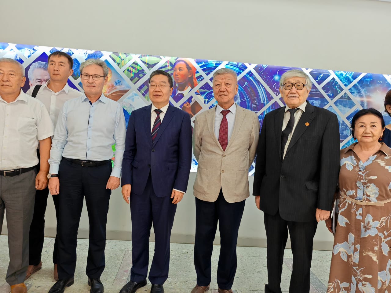 ПРИБЫЛА ДЕЛЕГАЦИЯ КИТАЯ 